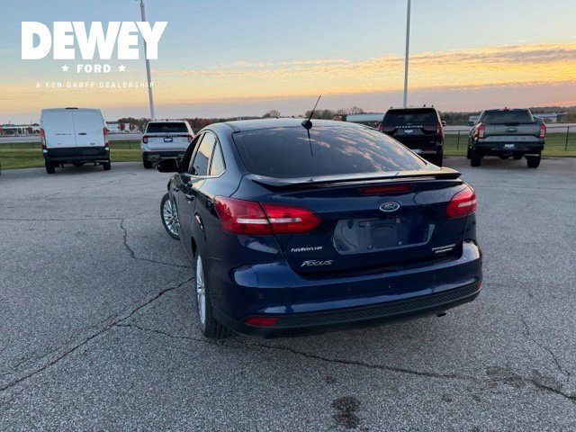 Used 2016  Ford Titanium image 10