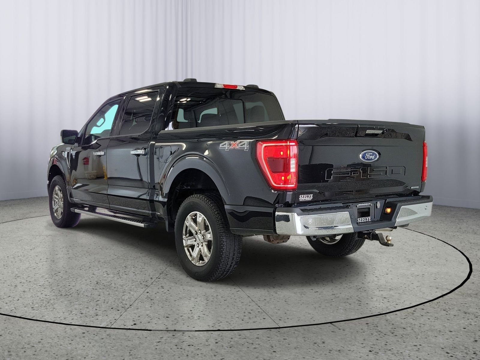 Used 2023 Black Ford XLT image 3