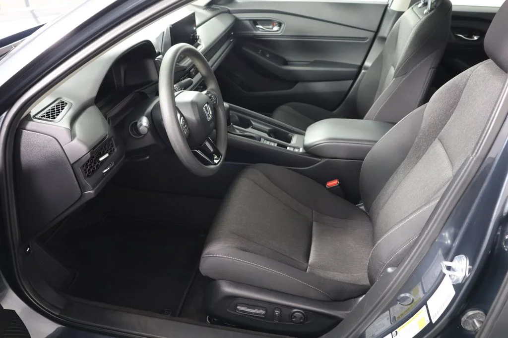 Used 2024  Honda EX image 19