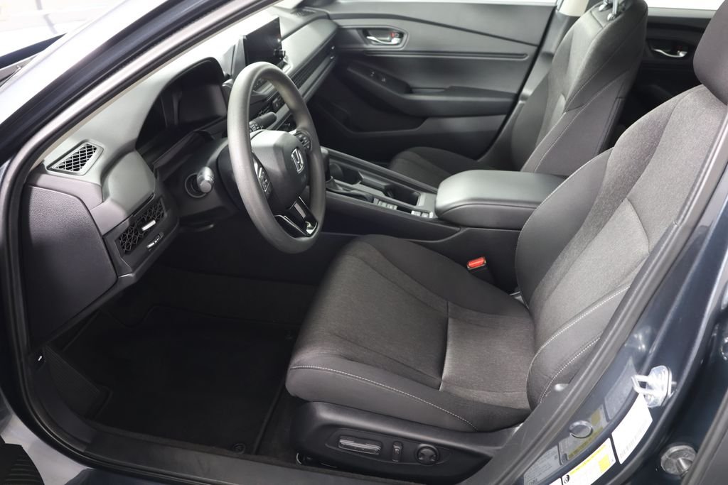 Used 2024  Honda EX image 19