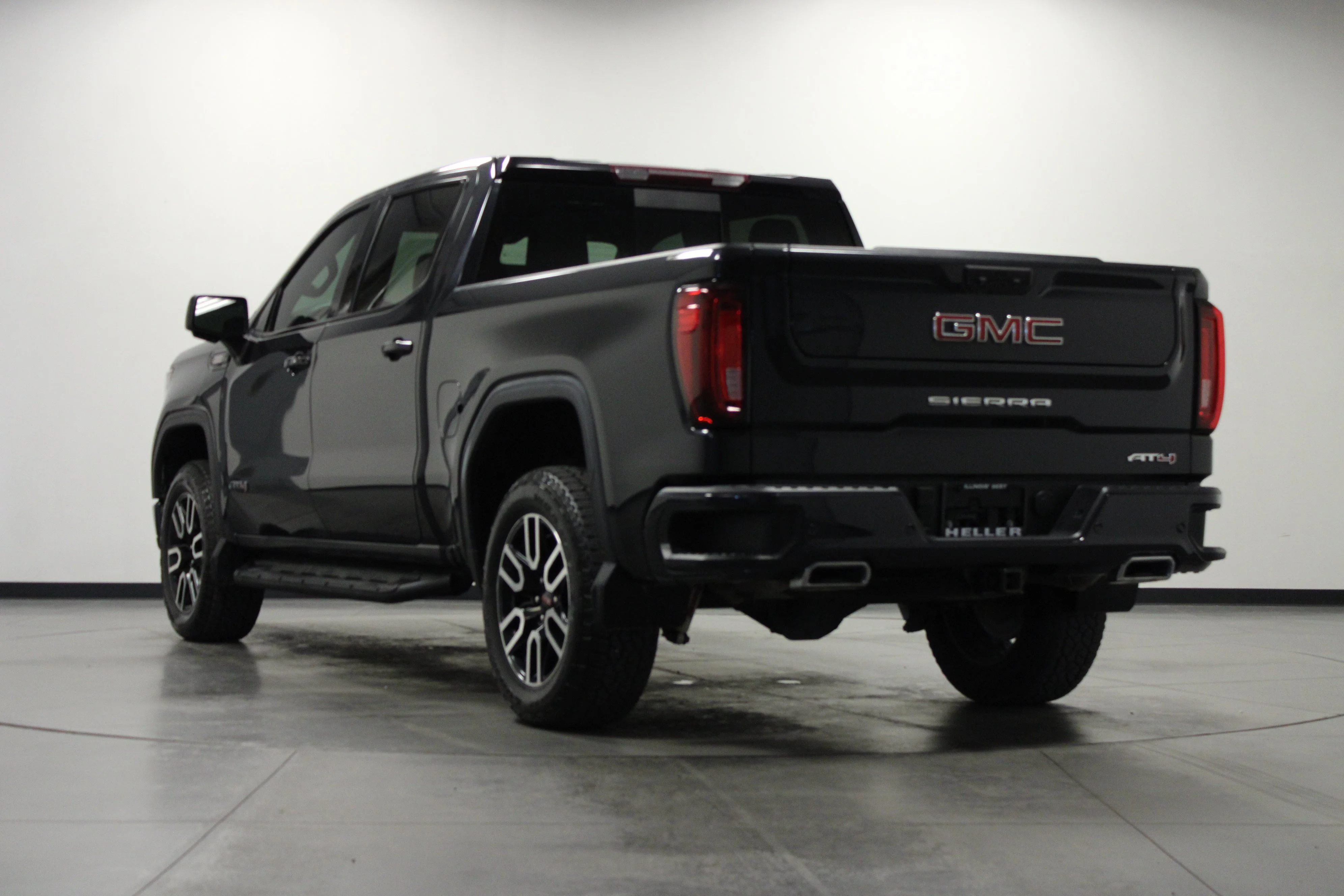 Used 2023 Titanium Rush Metallic GMC AT4 image 6