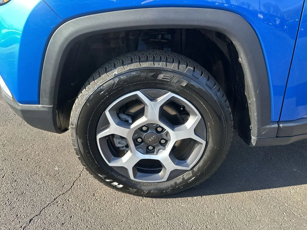 Used 2022 Blue Jeep Trailhawk image 10