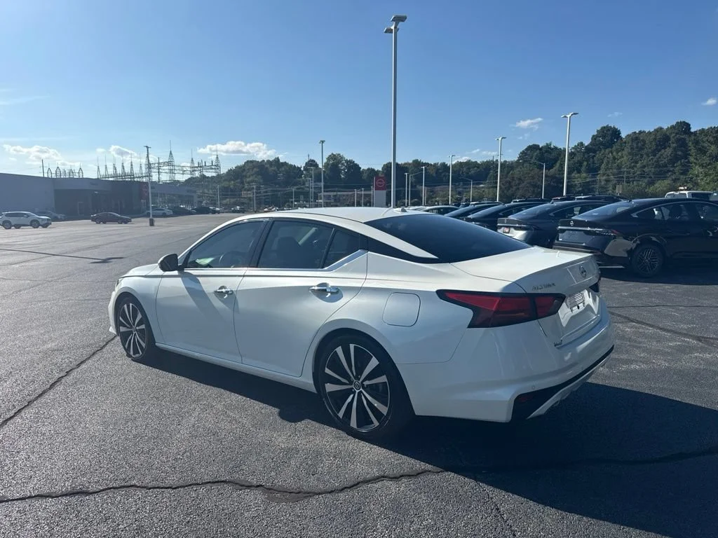Used 2019 Pearl White Tricoat Nissan 2.5 Platinum image 6