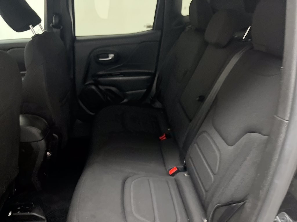 Used 2022 Black Jeep Latitude image 13