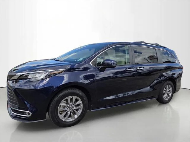 Used 2023 Blueprint Toyota XLE 8-Passenger image 9