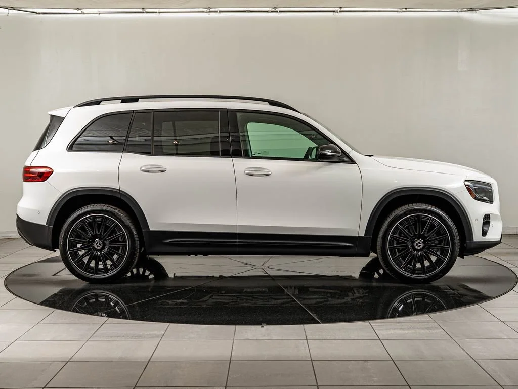 New 2026 Polar White Mercedes-Benz GLB 250 image 4