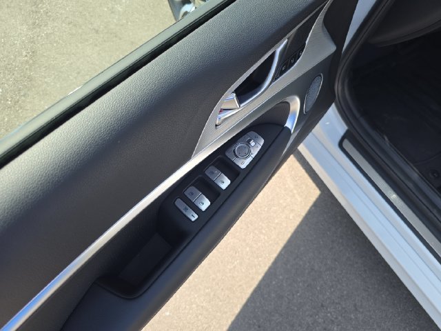 New 2026 White Genesis 2.5T Prestige image 11