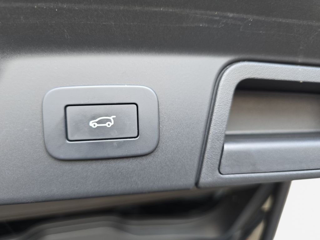 Certified Used 2023 White Land Rover S image 16