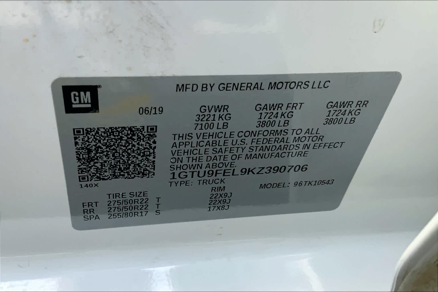 Used 2019 White Frost Tricoat GMC Denali image 34