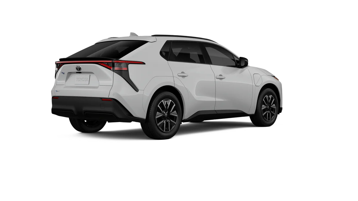 New 2026 Wind Chill Pearl [Extra_Cost_Color] Toyota XLE image 10