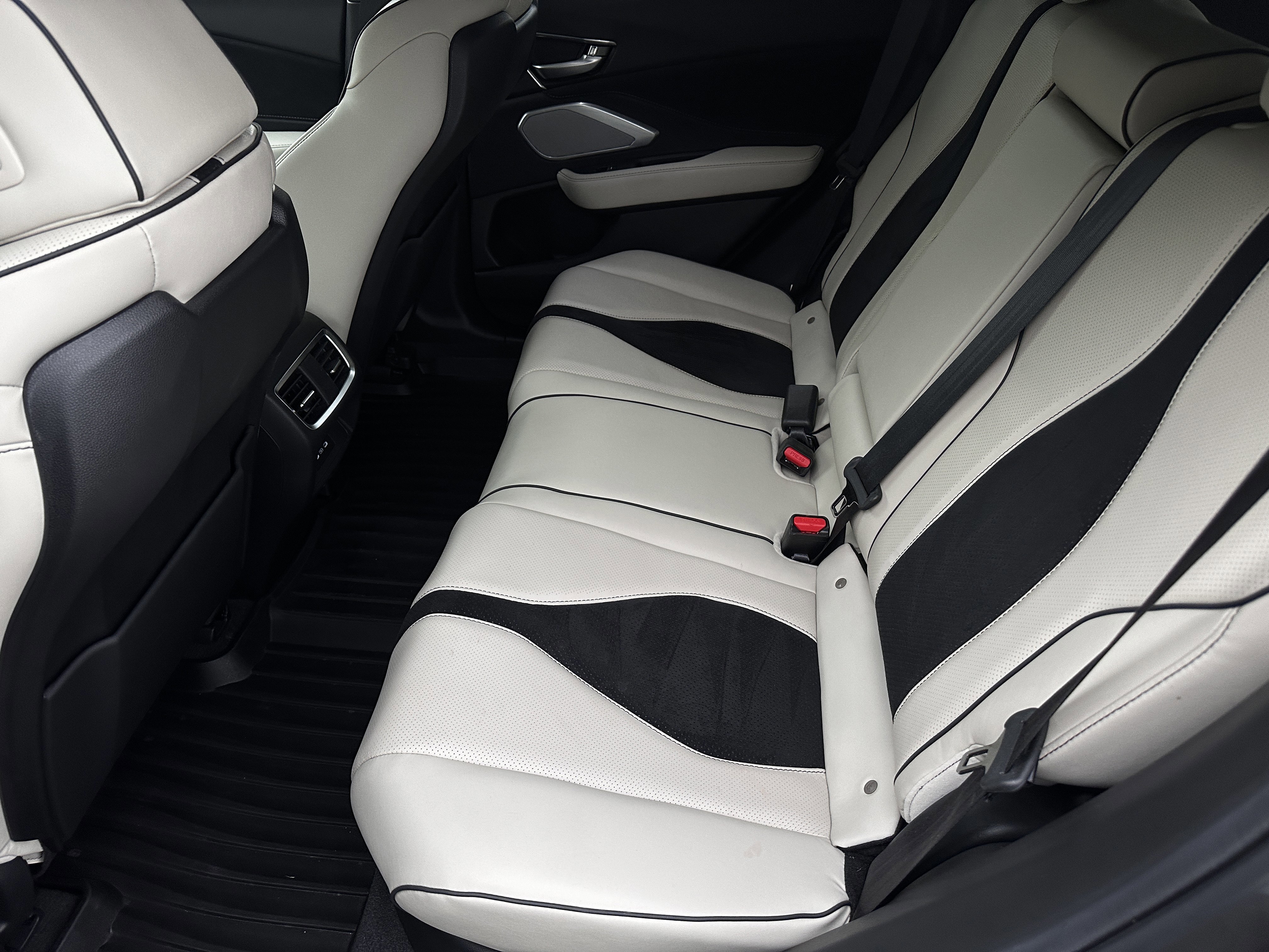 Used 2025 Liquid Carbon Metallic Acura SH-AWD TECH image 35
