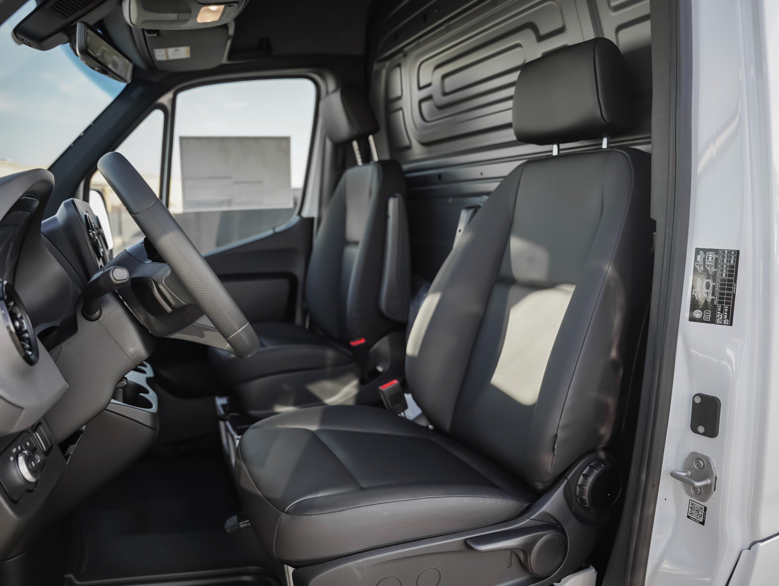 New 2026 Arctic White Mercedes-Benz 3500XD High Roof I4 Diesel HO 170 Extended RWD image 16
