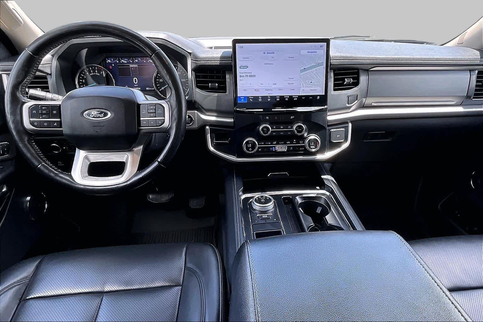 Used 2024 Oxford White Ford XLT image 14
