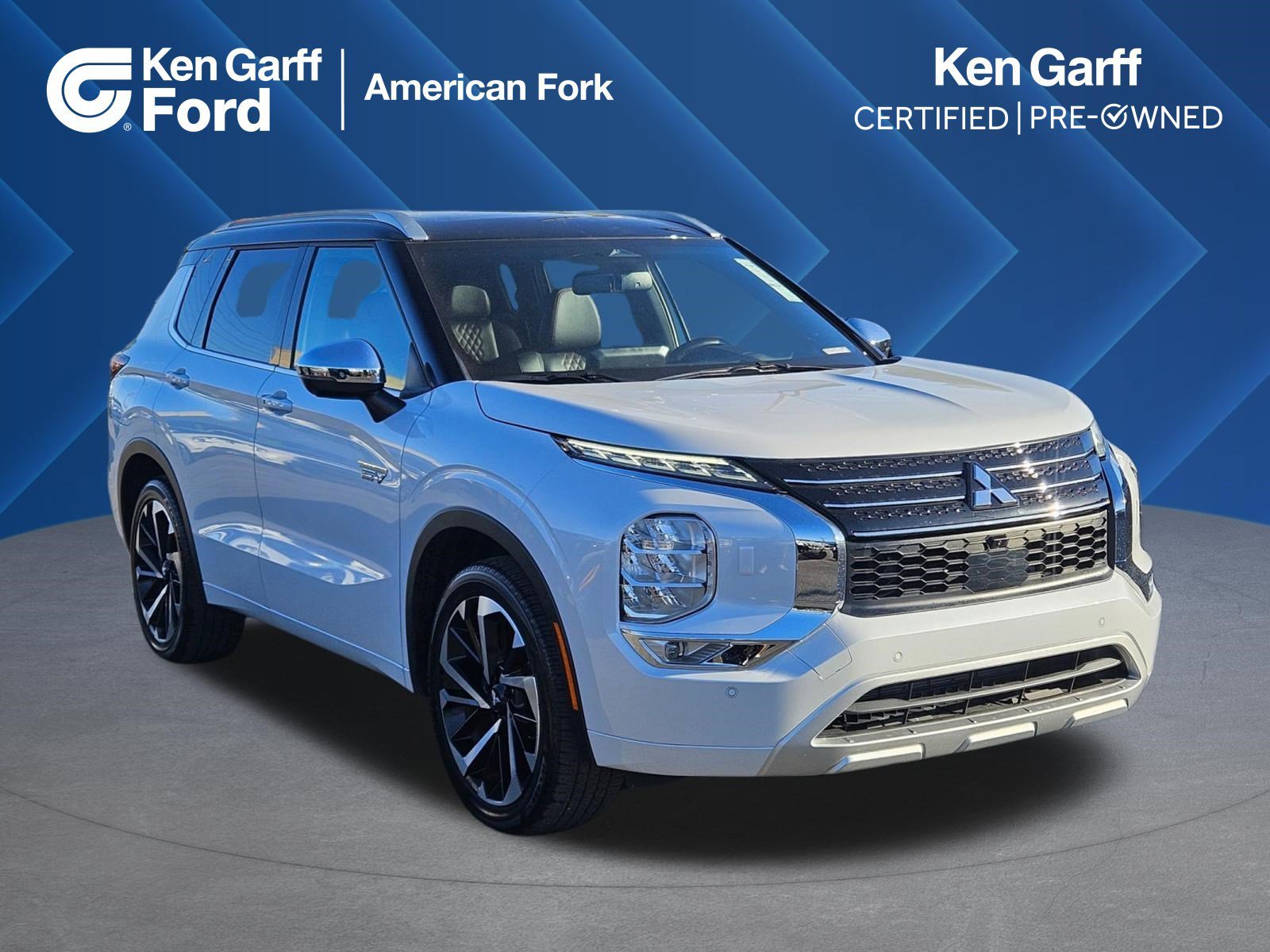 2025 Mitsubishi Outlander Plug-in Hybrid SEL S-AWC's photo