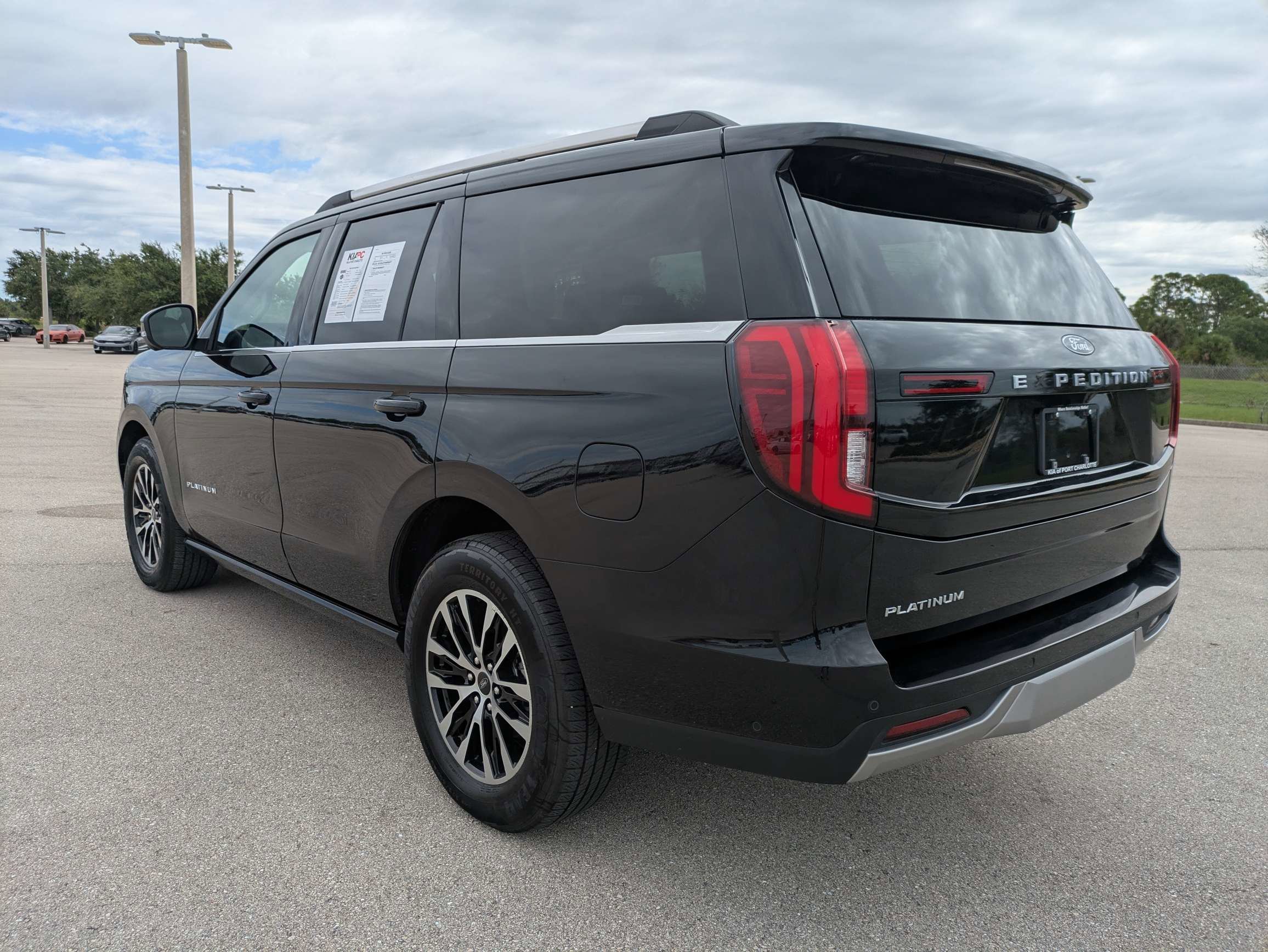 Used 2025 Agate Black Metallic Ford Platinum image 7