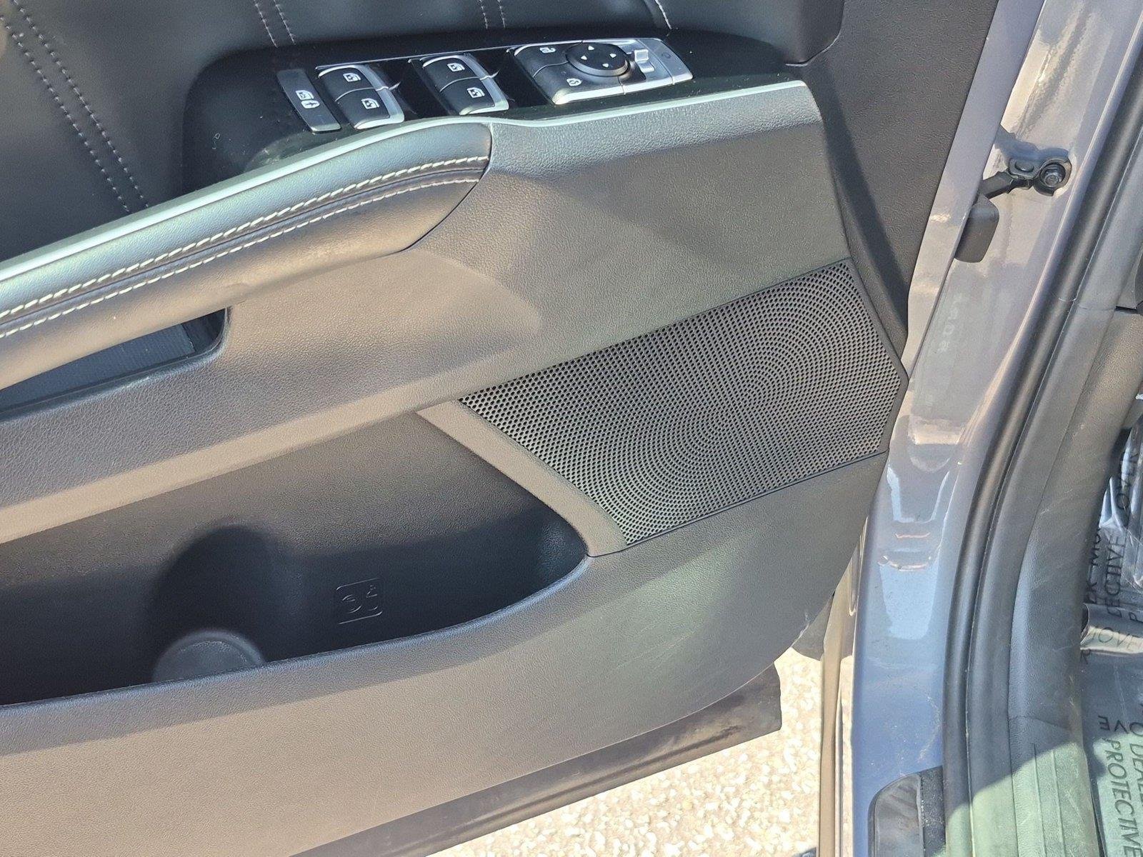 Used 2023 GRAVITY GRAY KIA  image 17