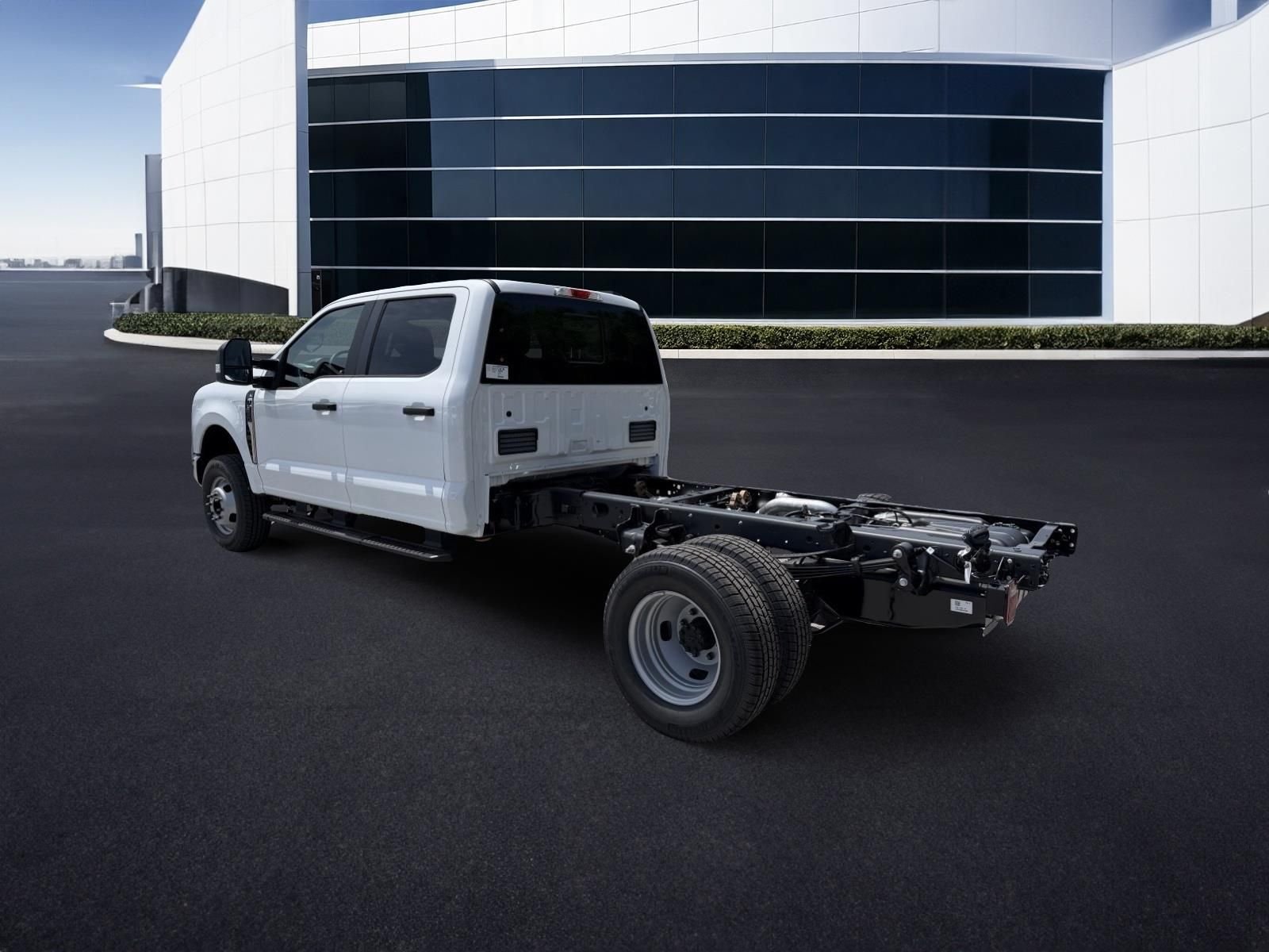 New 2026 Oxford White Ford F-350® XL image 7