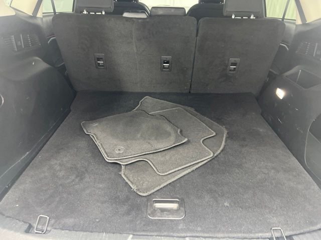Used 2022 White Ford SE image 9