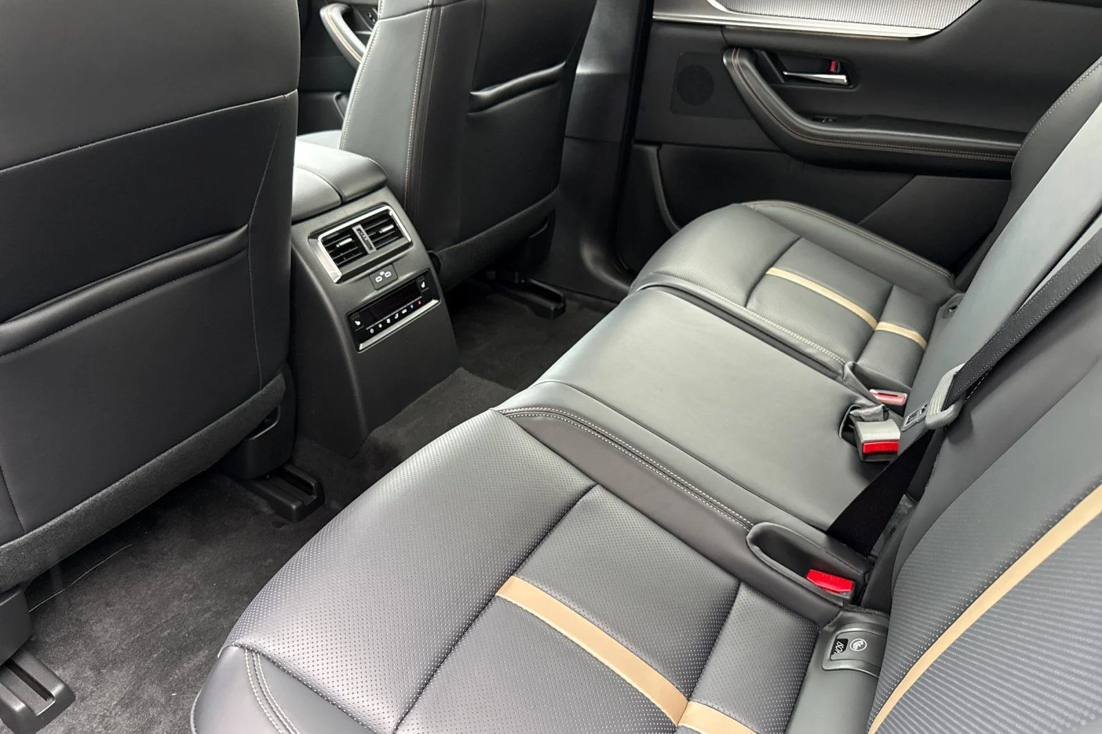 New 2026 Rhodium White Premium Mazda Premium Plus AWD image 12
