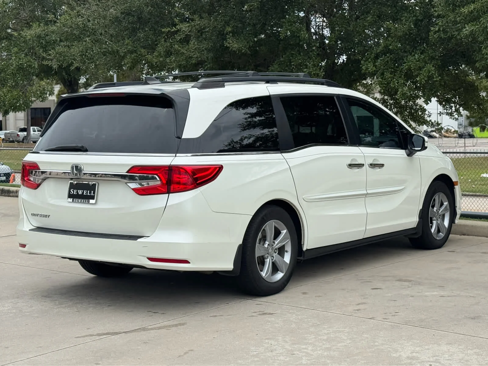 Used 2018 White Diamond Pearl Honda EX-L image 5
