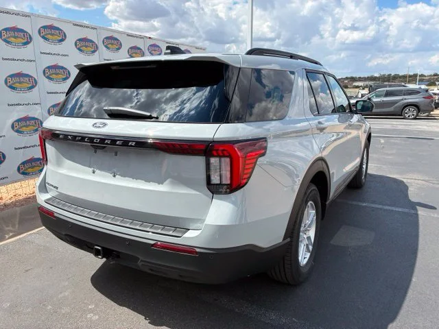 New 2027 Avalanche Gray Ford Active image 4