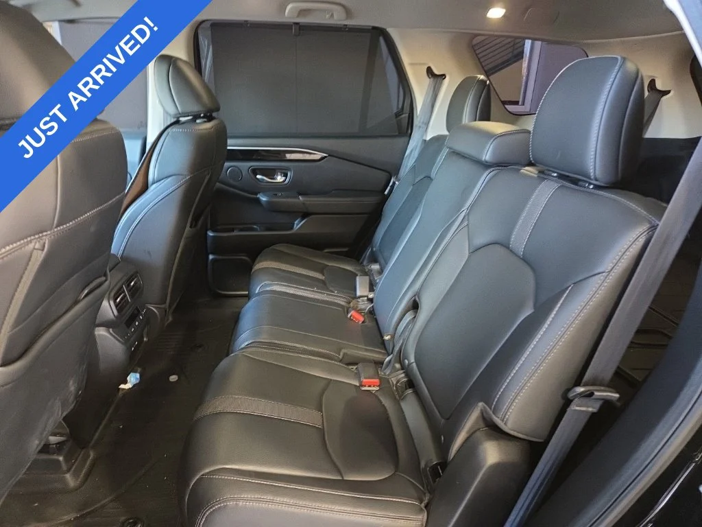 Certified Used 2024 Crystal Black Pearl Honda EX-L image 6