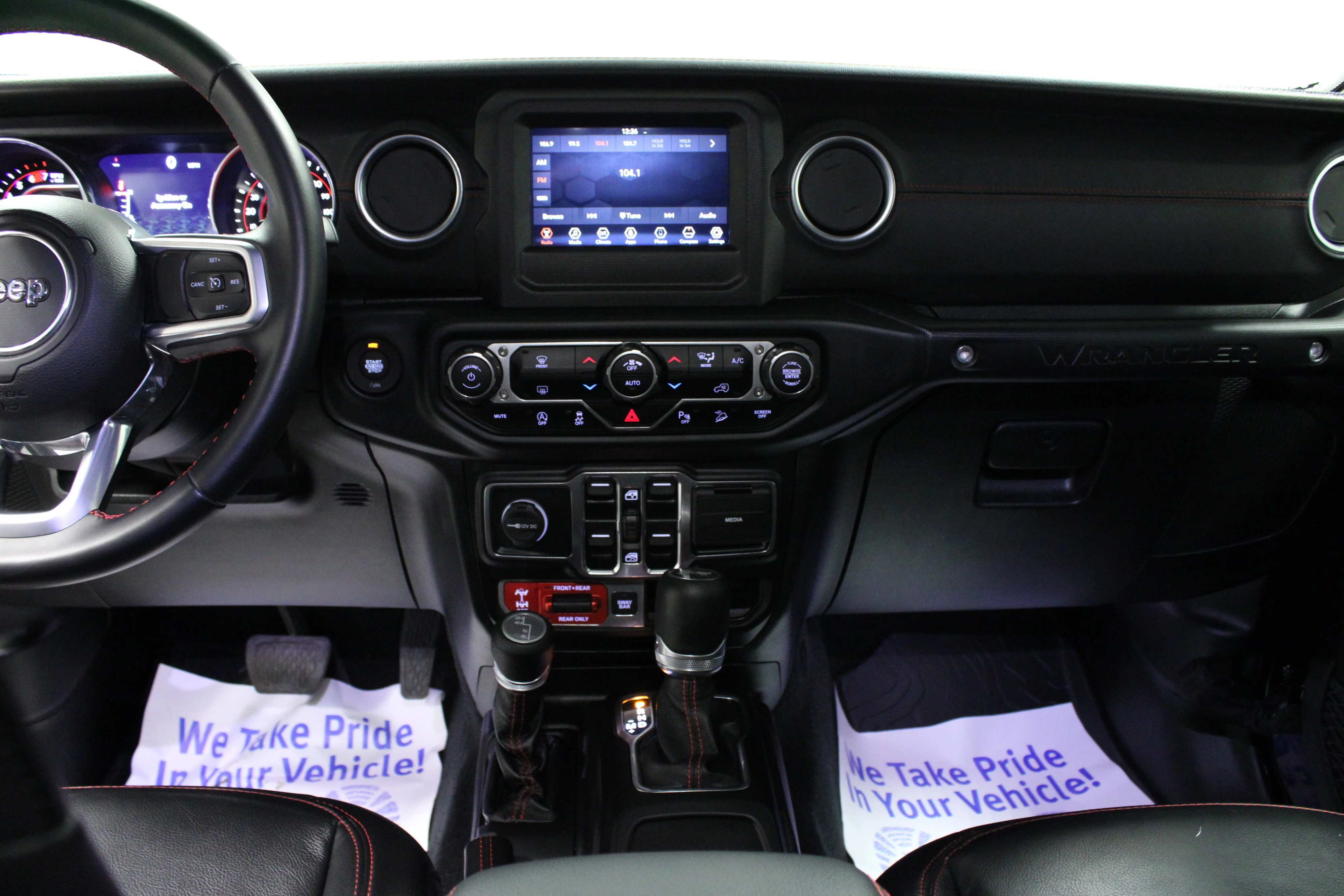 Used 2020 Black Clearcoat Jeep Recon image 18