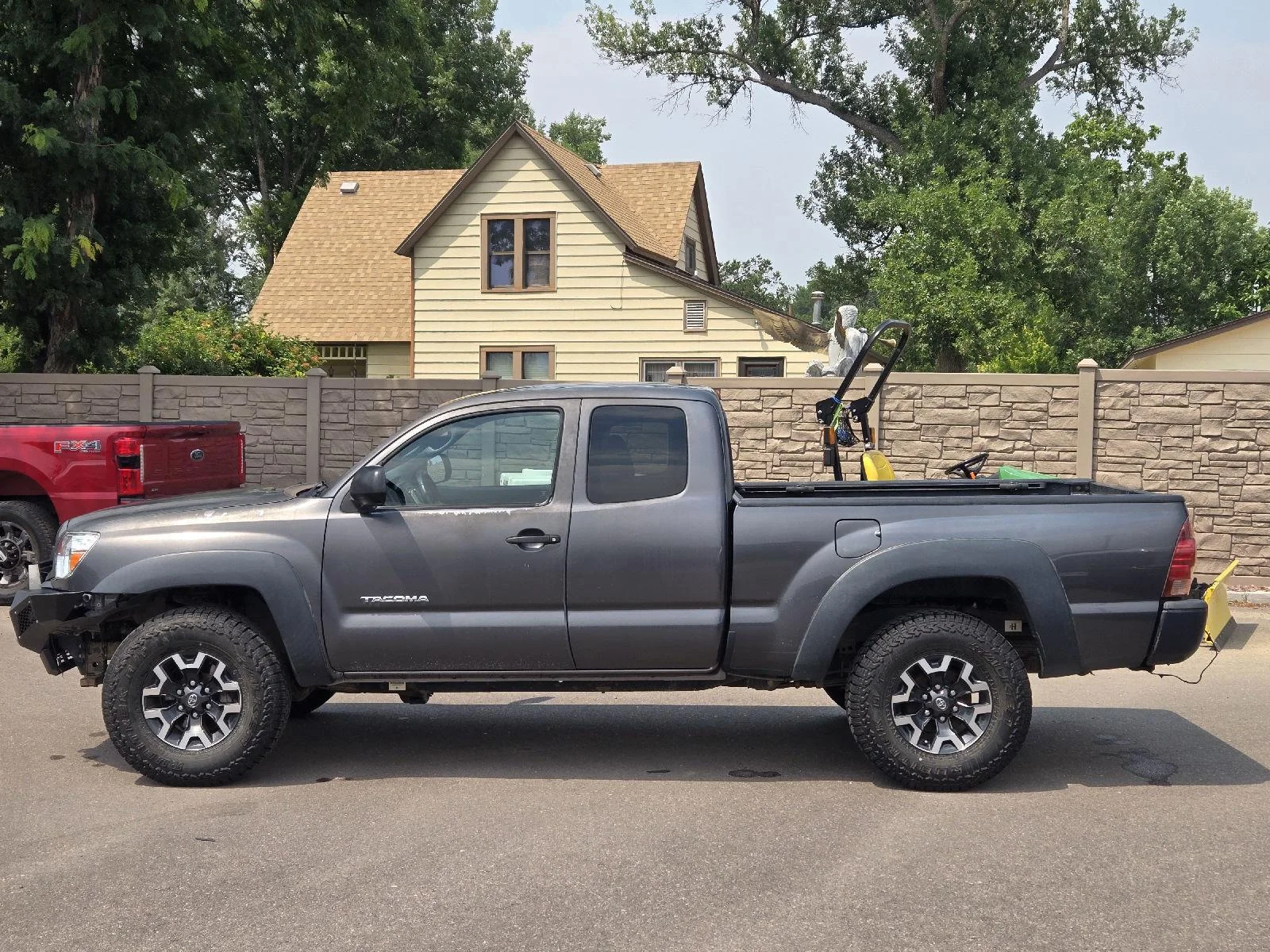 Used 2014 Magnetic Gray Metallic Toyota BASE image 4