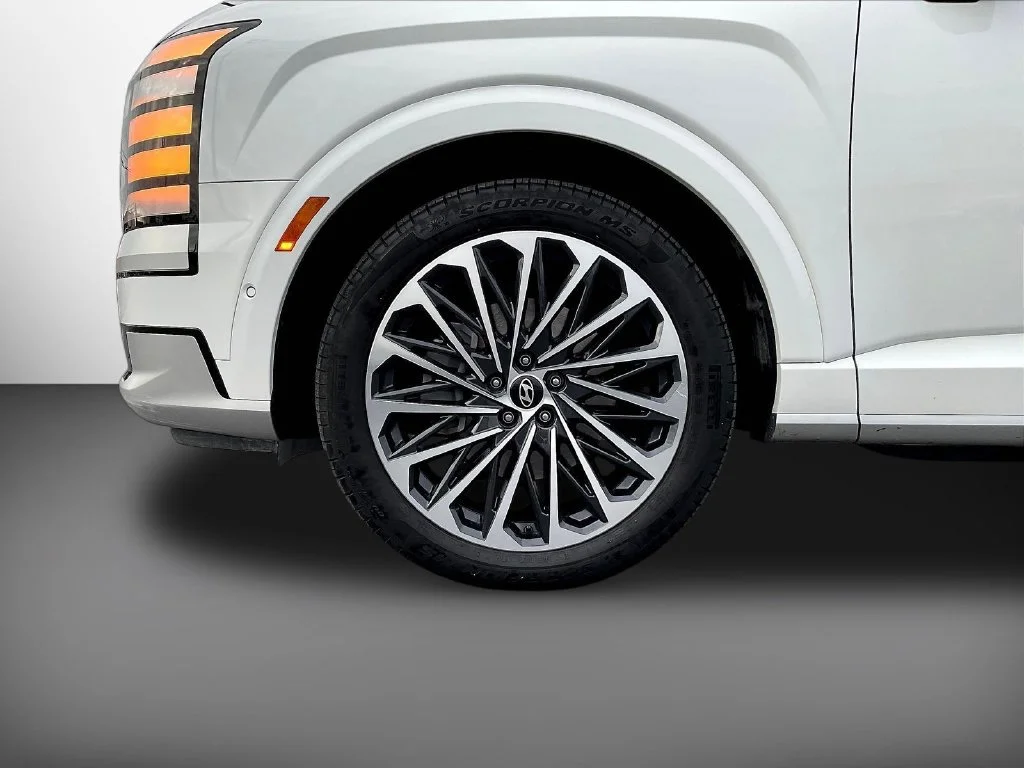 Used 2026 White Hyundai Calligraphy image 40