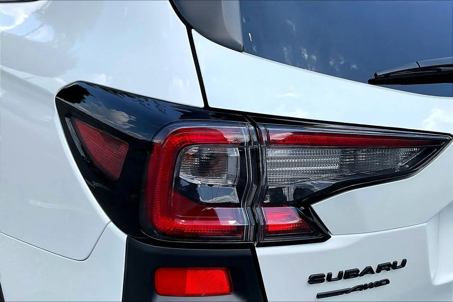 Used 2025 Crystal White Pearl Subaru Wilderness image 57