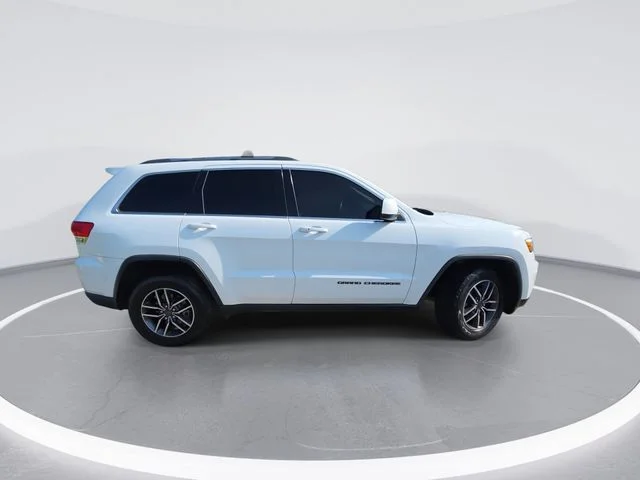 Used 2019 White Jeep Laredo E image 9