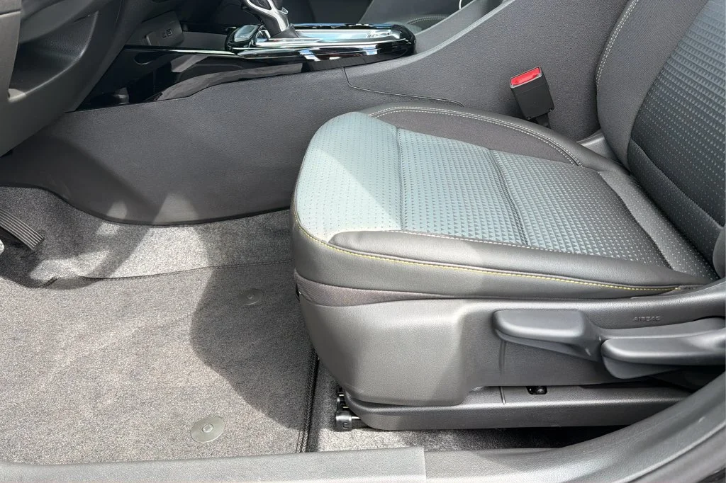 New 2026 Mosaic Black Metallic Chevrolet LT image 19