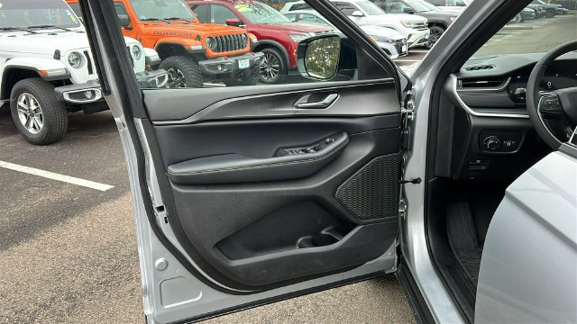 2023 Jeep Grand Cherokee L Altitude - Photo 8