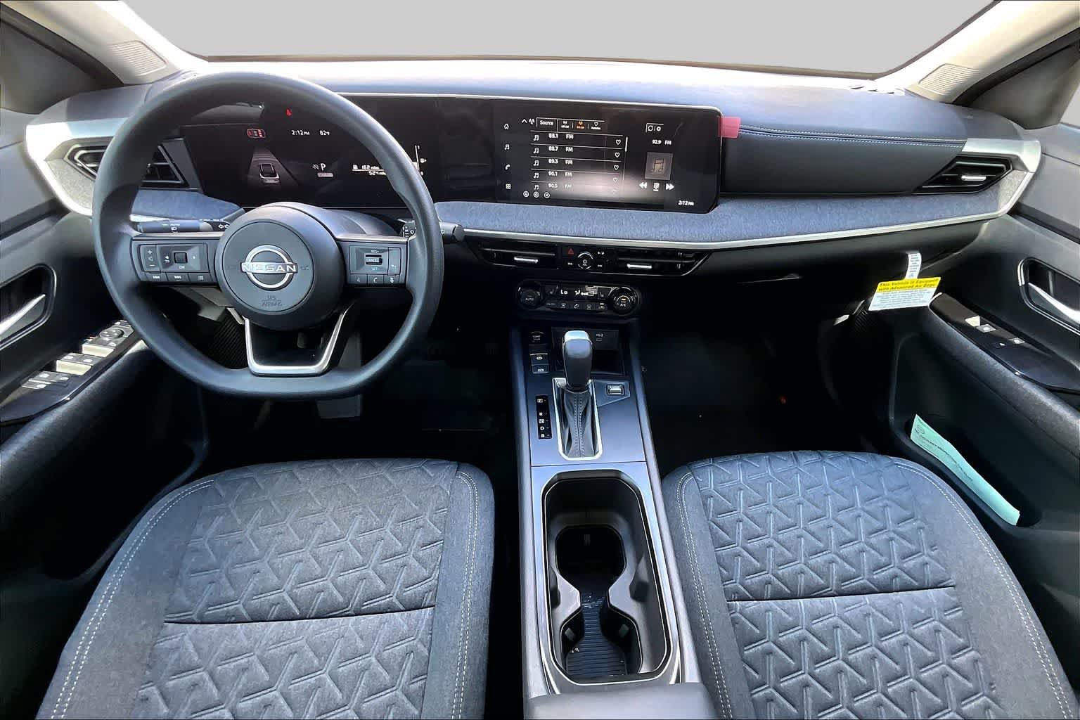 New 2026 Aspen White TriCoat / Super Black Two-tone Nissan SV image 5