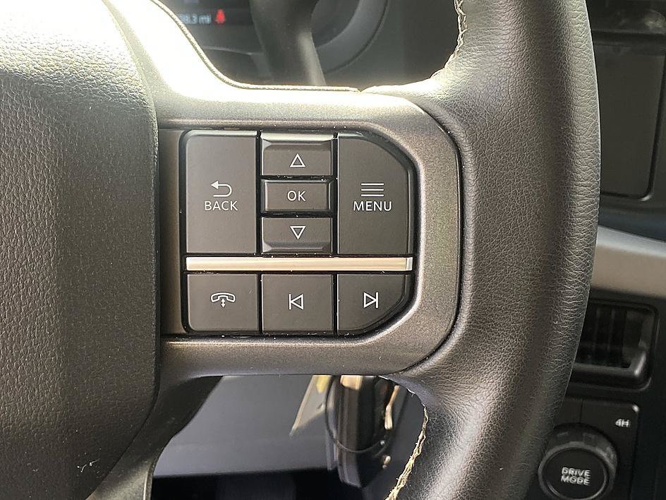 Used 2025 Oxford White Ford XLT image 23