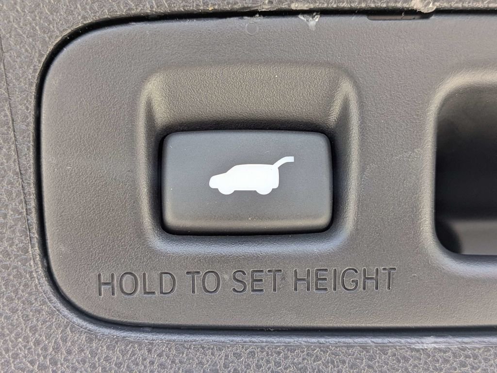 Used 2022 White Honda EX-L image 13