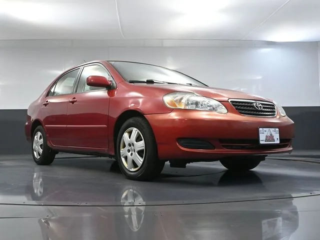 Used 2005 Red Toyota LE image 45