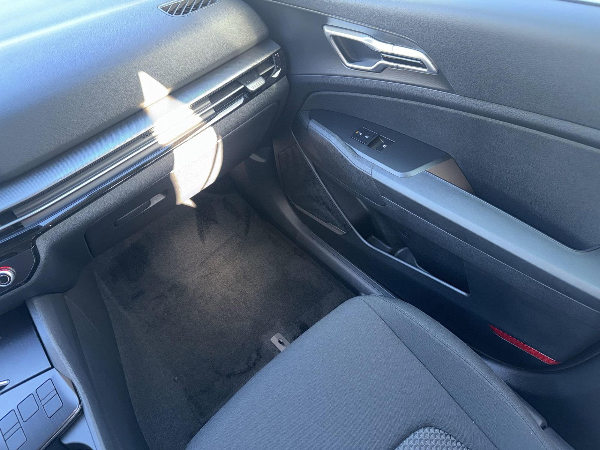 New 2026 Steel Gray Kia LX image 14