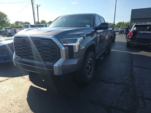 2022 Toyota Tundra SR5 3.4L 4WD CrewMax 5.5' Bed's photo