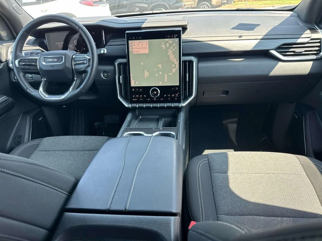 Used 2025 White GMC Elevation image 16