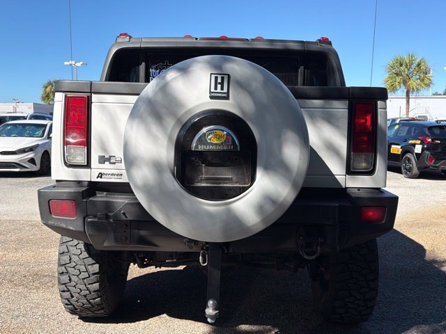 Used 2006 White HUMMER Base image 3