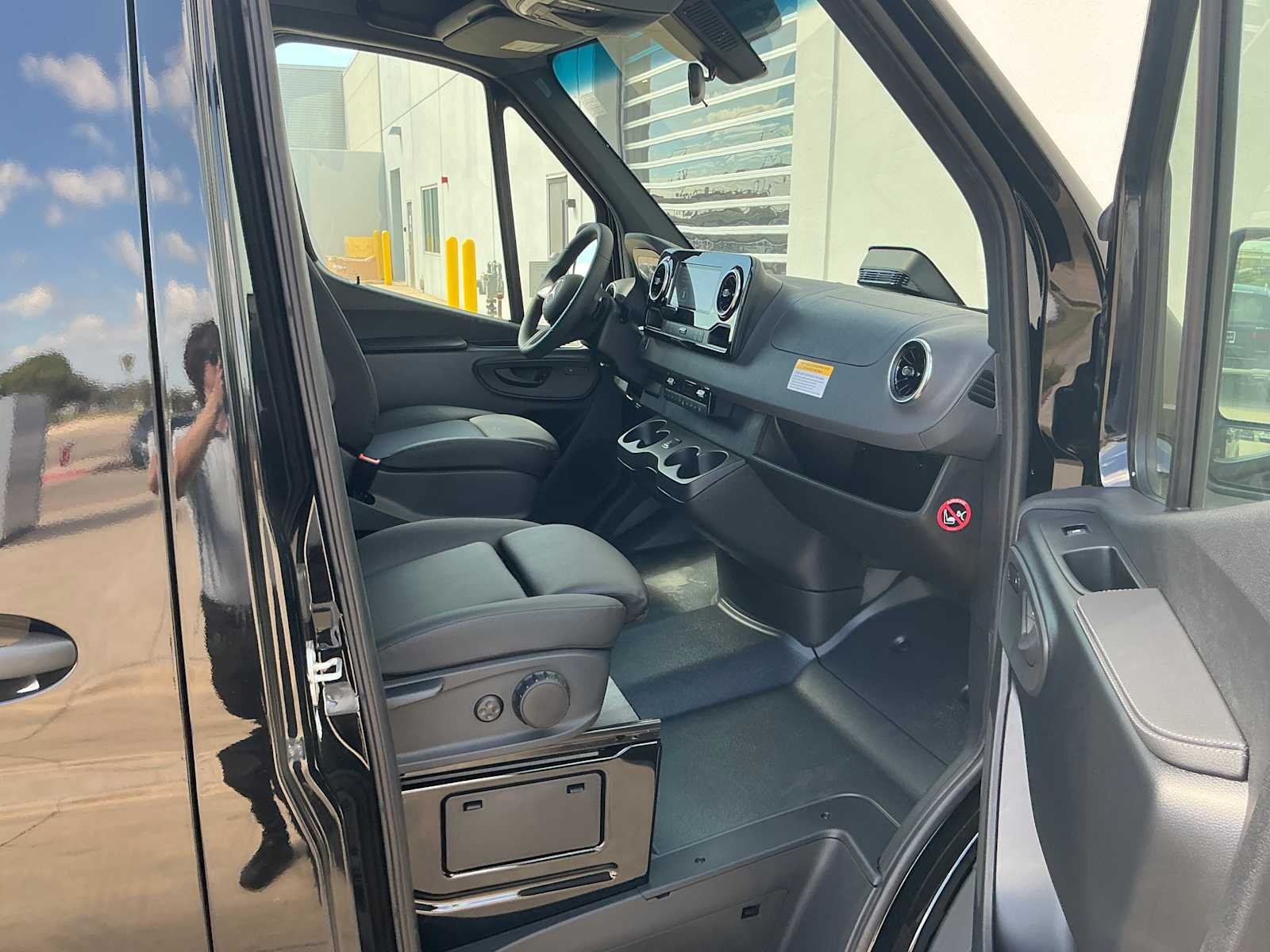New 2026 Obsidian Black Metallic Mercedes-Benz  image 9
