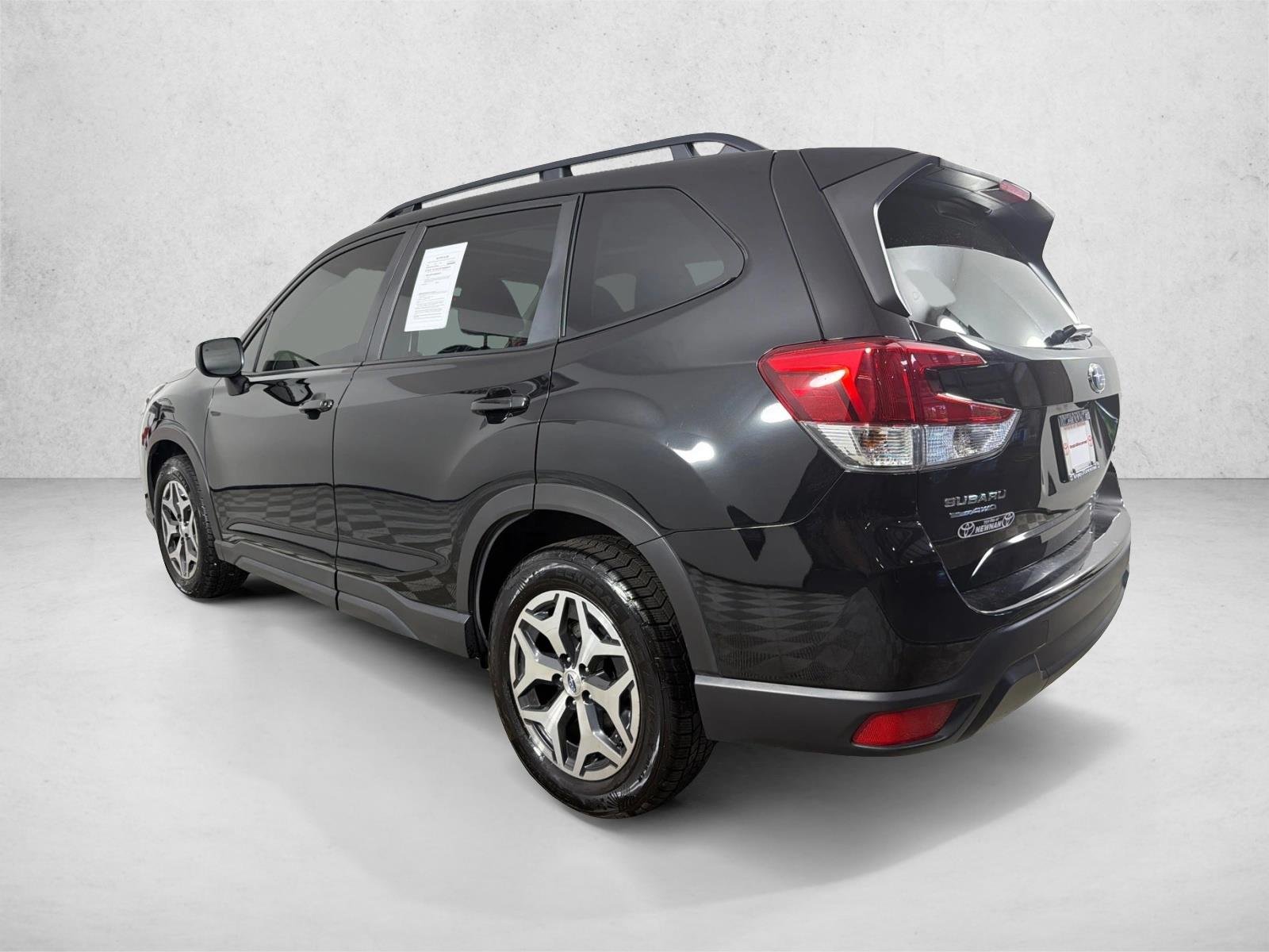 Used 2023 Crystal Black Silica Subaru Premium image 6