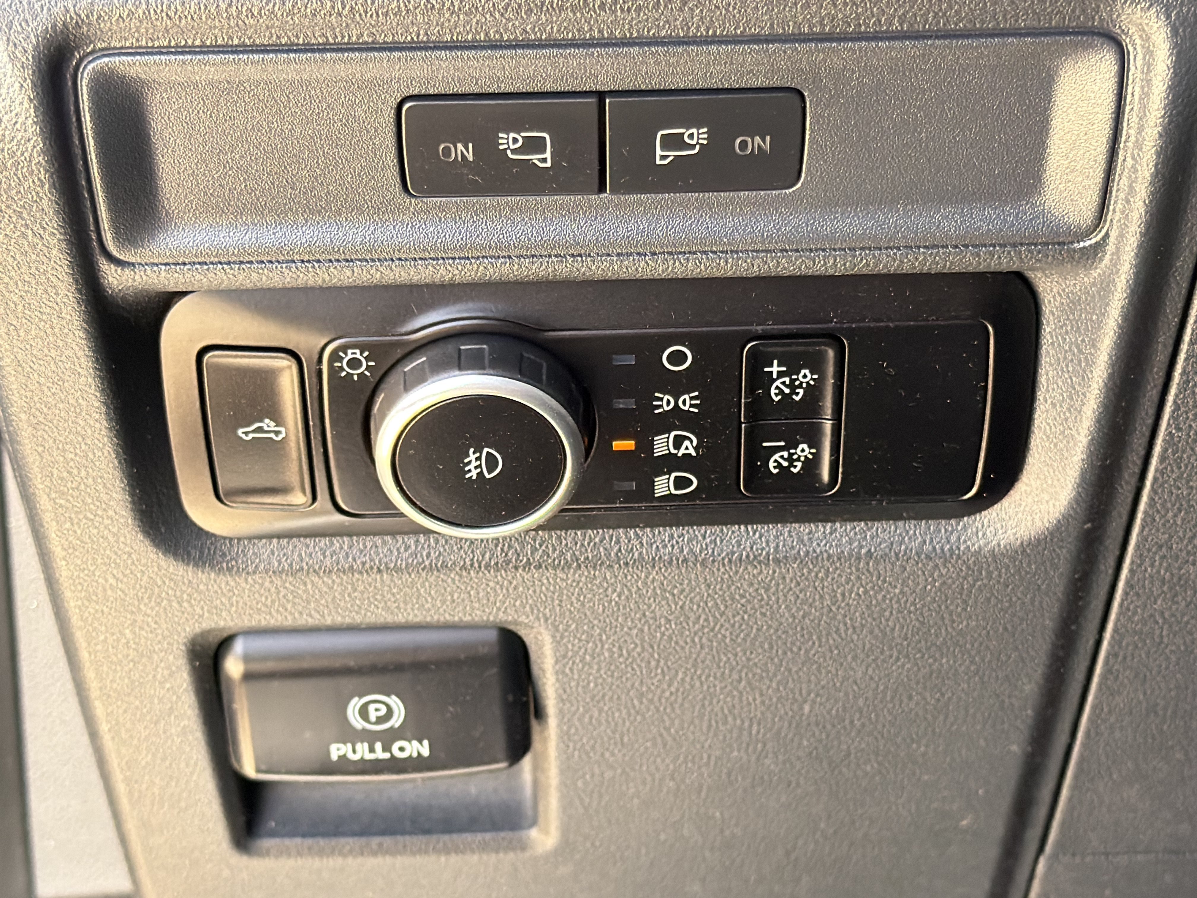 Used 2023 Black Ford Lariat image 27