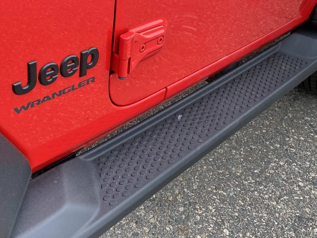 Used 2022 Red Jeep Sport S image 10