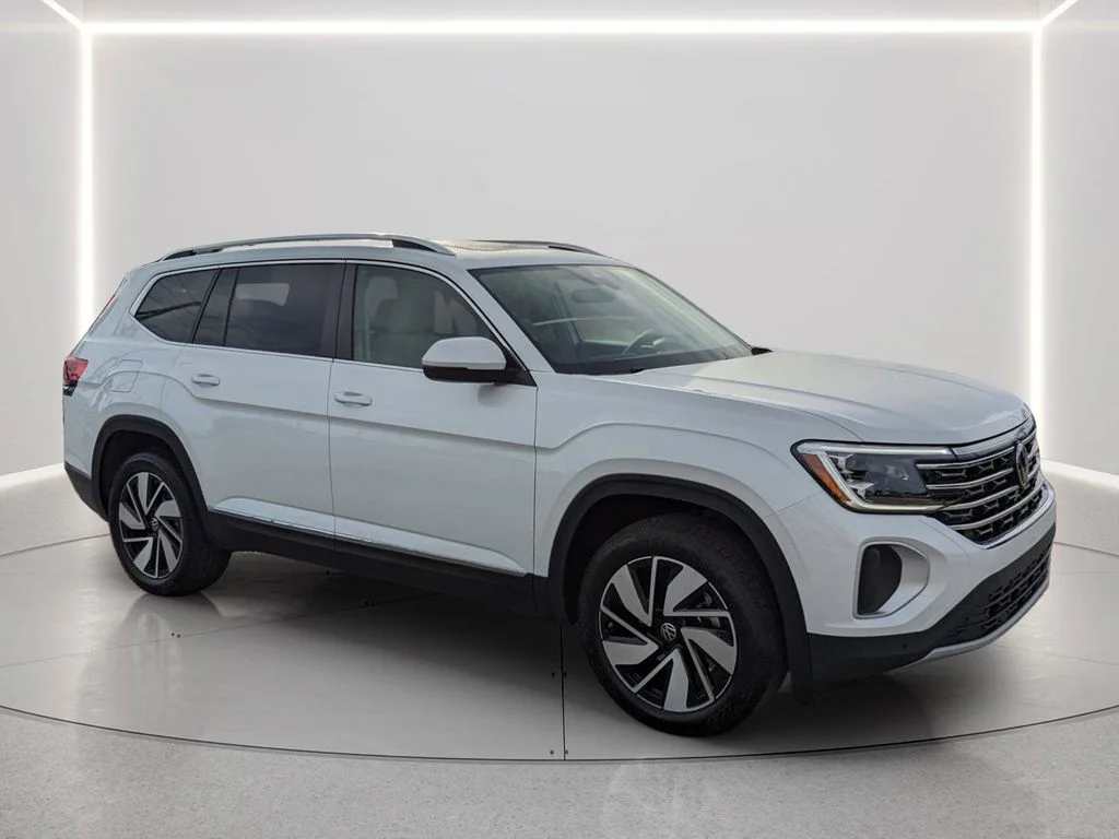 New 2026 White/off-white Volkswagen SEL image 10