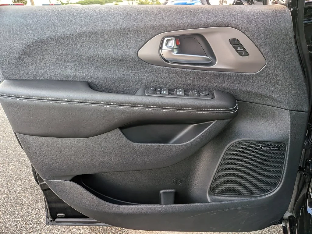 New 2027 Black Chrysler Limited image 37