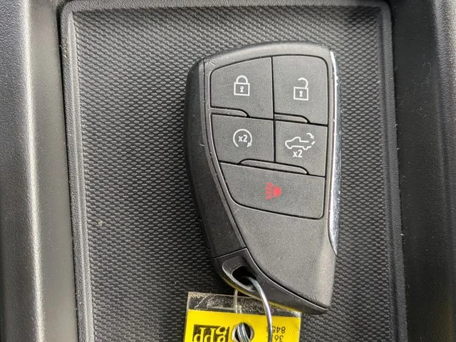 Used 2024 Silver GMC SLT image 29