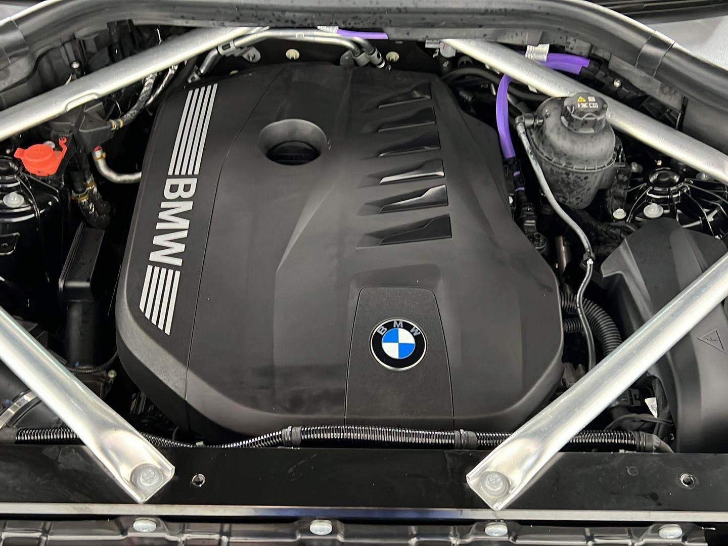 New 2026 Black Sapphire Metallic BMW xDrive40i image 25