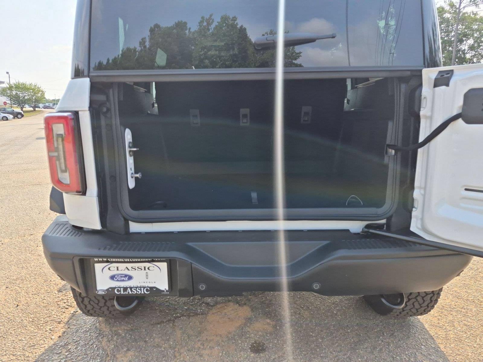 New 2026 Oxford White Ford Badlands® image 32